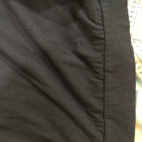 ✨4 for $15✨ Forever 21 Navy Blue Semi-Crop Top - Picture 2 of 4